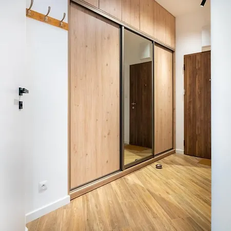 Apartamentysnu, Struga Tower Deep Purple Apartamento Radom