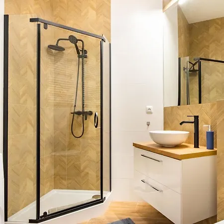 Apartamento Apartamentysnu, Struga Tower Deep Purple Radom